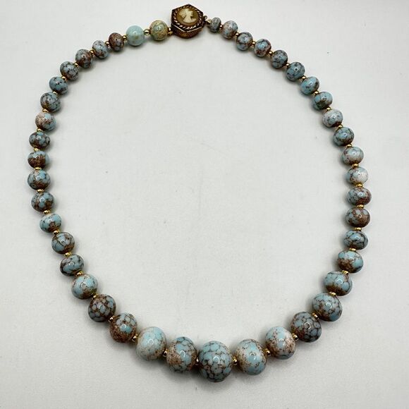 16" Vintage Revived ceramic and gold tone accent beaded necklace w/ cameo clasp! - Picture 6 of 14